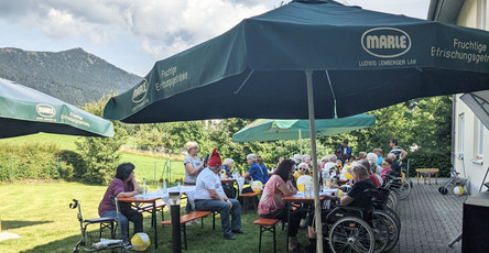 Sommerfest bei der ProCurand Cham im Garten vom Pflegestift St.Ulrich