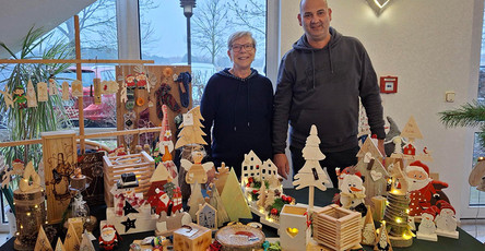 ProCurand Seniorenresidenz Eberswalde feierte den Weihnachtsmarkt mit Glühwein, Waffeln und handgemachten Geschenken.