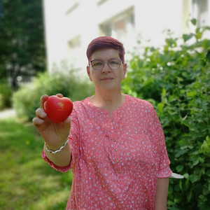 ProCurand Nachbarschaftstreff Mellensee Concierge Iris mit ProCurand Herz