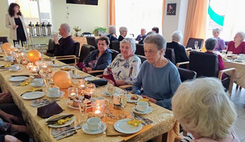 Die ProCurand Seniorenresidenz Cottbus feiert ihr traditionelles Neujahrsfest und heißt 2023 willkommen.