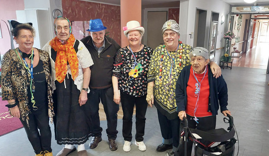 Die Senior*innen des ProCurand Seniorenzentrums Am Herzogschloss freuen sich auf die Faschingstage