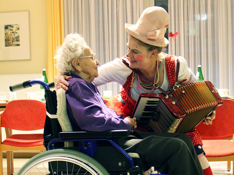 Das umfassende Betreuungsangebot umfasst auch die Freude der Bewohner der Seniorenresidenz