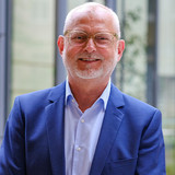 ProCurand Seniorenresidenz Park Sanssouci Einrichtungsleitung Roland Meier-Kerstel ProCurand Seniorenresidenz Park Sanssouci Einrichtungsleitung Roland Meier-Kerstel