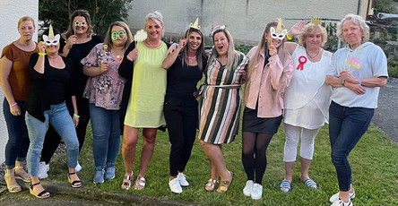 Team der Ambulanten Pflege der ProCurand Sigmaringen feiert Teamevent und Geburtstag