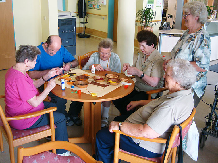 Unsere Senioren erfreuen sich an den vielen gemeinsamen Gruppenaktivitäten.