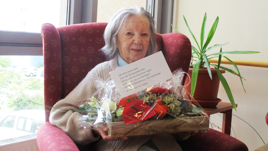 100-jährige Jubilarin in der ProCurand Seniorenresidenz Senftenberg