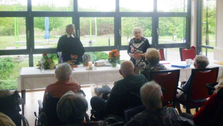 Gottesdienst in der ProCurand Seniorenresidenz in Halle