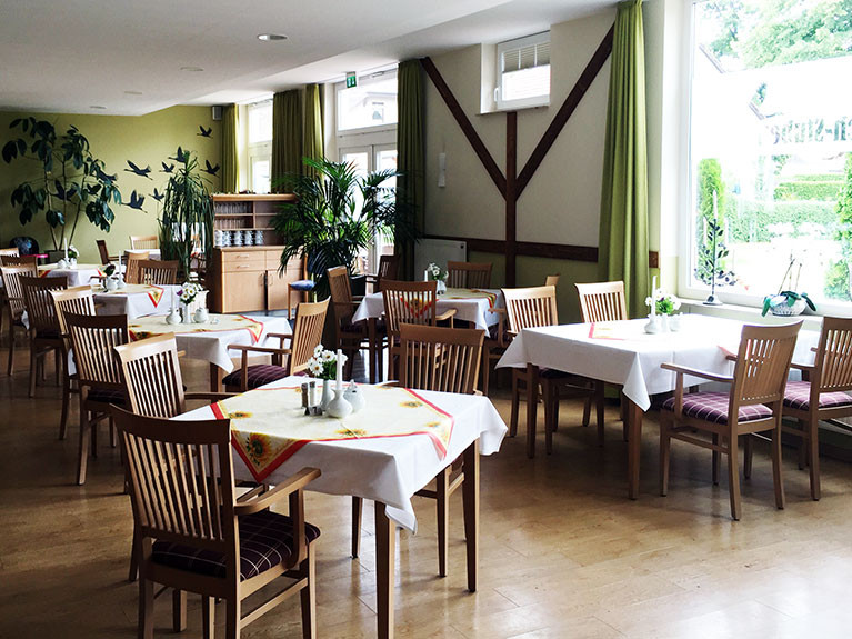 Das Restaurant des Seniorenwohnparks Nächst Neuendorf in Zossen bietet Platz für viele Gäste