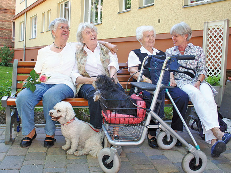 Die Senioren können selbstständig wohnen und verbringen Ihre Zeit gerne zusammen