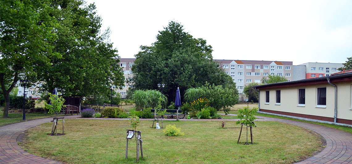 Aufnahme der Gartenanlage der Seniorenresidenz am See in Senftenberg