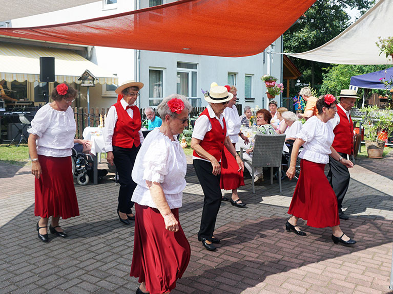 Freude an saisonalen Festen im Seniorenstift Neuenhagen-Hauptsraße
