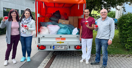 Im ProCurand Seniorenzentrum Am Herzogschloss hat das Team fleißig gesammelt: Sechs Trolleys voll Wäsche gehen als Spende auf die Reise nach Rumänien, um dort Straßenhunden ein warmes Plätzchen zu schenken.