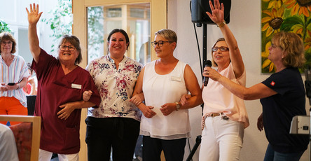 ProCurand Team Sigmaringen gutgelaunt beim Sommerfest der Seniorenwohnanlage Fideliswiesen