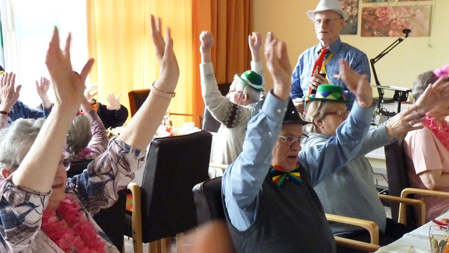 Faschingstreiben in der Seniorenresidenz Cottbus