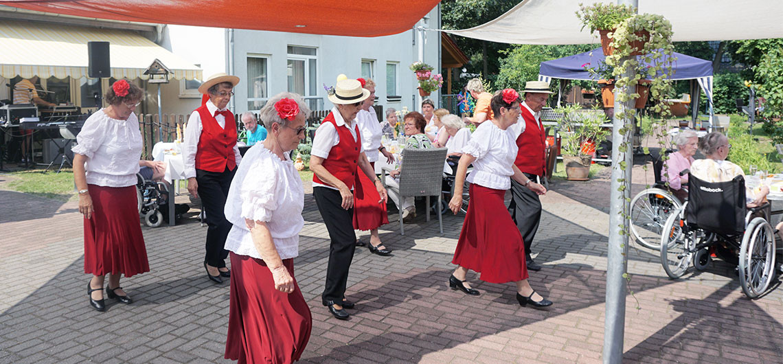 Freude an saisonalen Festen im Seniorenstift Neuenhagen-Hauptsraße