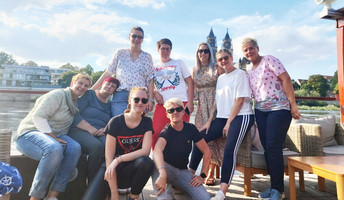 Teamevent auf einem Floss auf der Elbe- ProCurand Ambulante Pflege Magdeburg