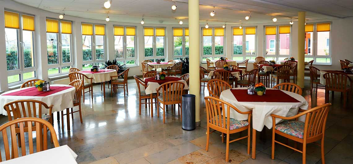 Die Bewohner nennen die Cafeteria der Seniorenresidenz liebevoll "Plauderstübchen"