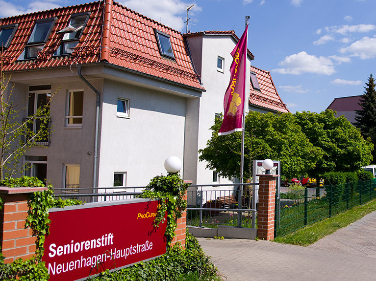 Die Senioreneinrichtung in Neuenhagen bietet eine familiäre Wohnatmosphäre in beschaulicher Nachbarschaft