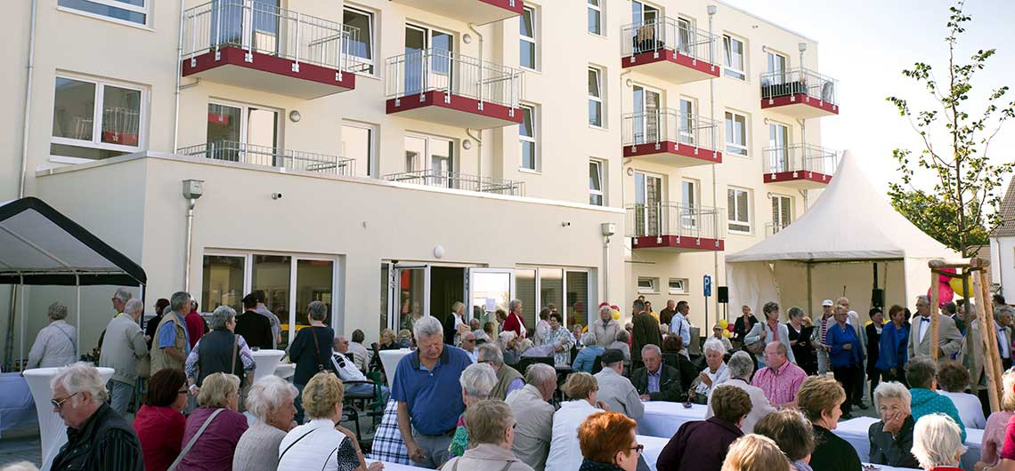 großer Publikums-Andrang beim Eröffnungsfest von ProCurand Strausberg Wriezener Straße im September 2018
