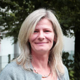 Pflegedienstleitung Mandy Baumann und Ansprechpartnerin Ambulante Pflege Halle der ProCurand Pflegedienstleitung Mandy Baumann und Ansprechpartnerin Ambulante Pflege Halle der ProCurand