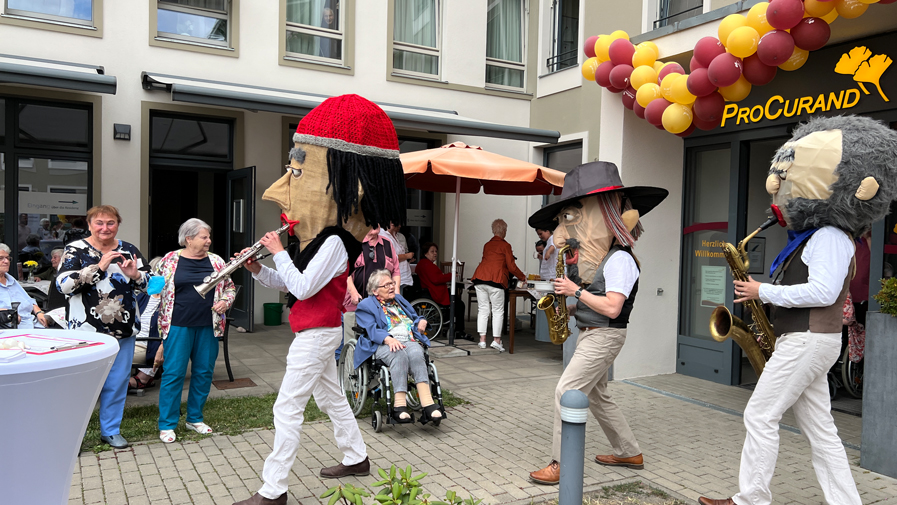 Das Trio Sax Puppets spielte Melodien aus aller Welt Das Trio Sax Puppets spielte Melodien aus aller Welt