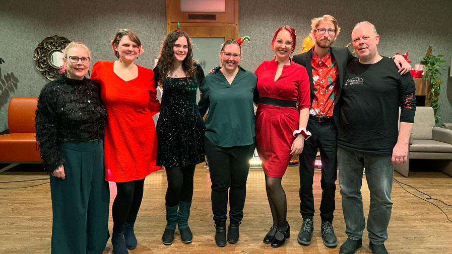 Musicalgruppe Stageink war zu Gast bei der Weihnachtsfeier der ProCurand Seniorenresidenz Bölschestraße.