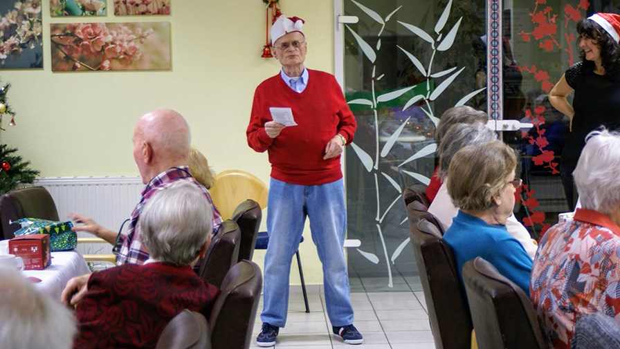 Bewohner der ProCurand Seniorenresidenz Cottbus trug Weihnachtsgedichte vor