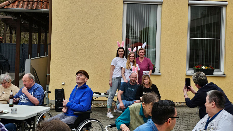 Das Team der Seniorenresidenz Am Görnsee zu Ostern