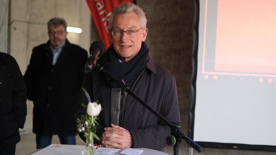 ProCurand Geschäftsführer Dr.Axel Theis beim Richtfest der Residenz Am Hallorenring in Halle