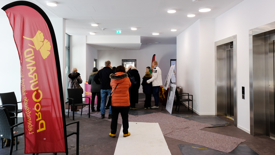 Besucherandrang beim Besichtigungstag in der ProCurand Residenz Am Hallorenring