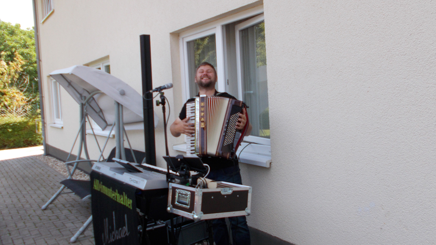 Musiker auf dem Sommerfest im ProCurand Pflegestift St.Ulrich