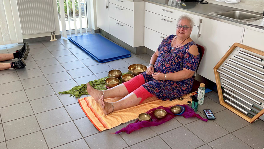 Klangmassage auf dem Gesundheitstag der ProCurand Senftenberg