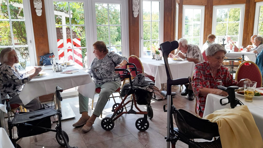 Mittagessen im Strandhotel Buckow am Schermützelsee 