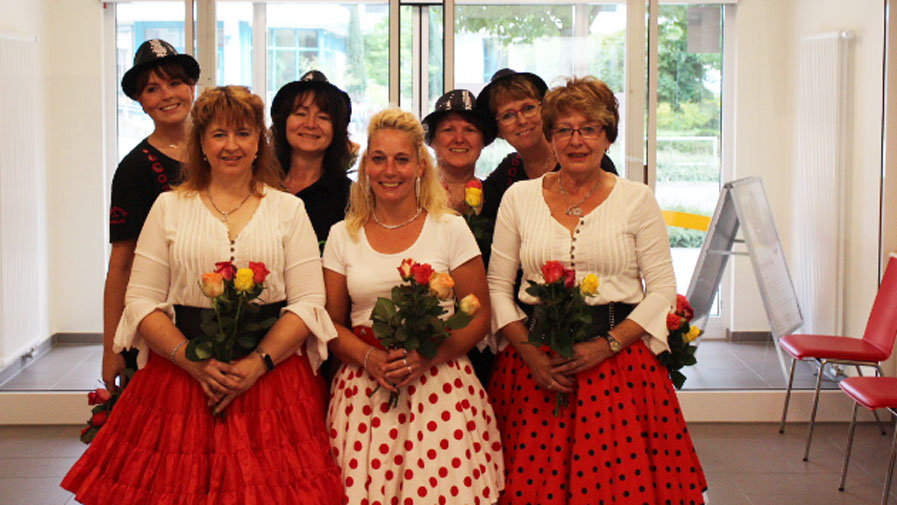 Auftritt der Tanztruppe Linedancer beim Sommerfest der ProCurand Wriezener Straße Auftritt der Tanztruppe Linedancer beim Sommerfest der ProCurand Wriezener Straße