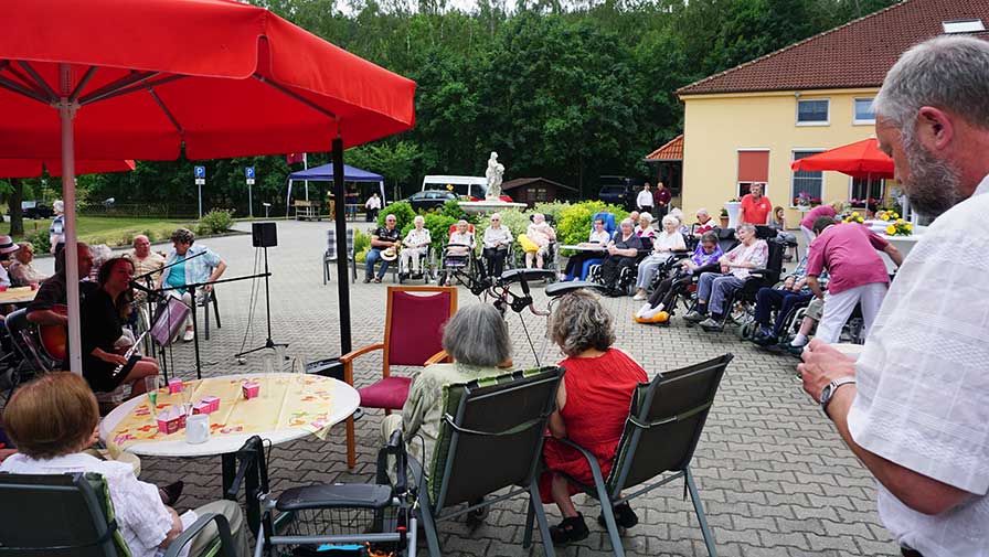 Musikalisches Programm beim Sommerfest in Kloster Lehnin-Grebs