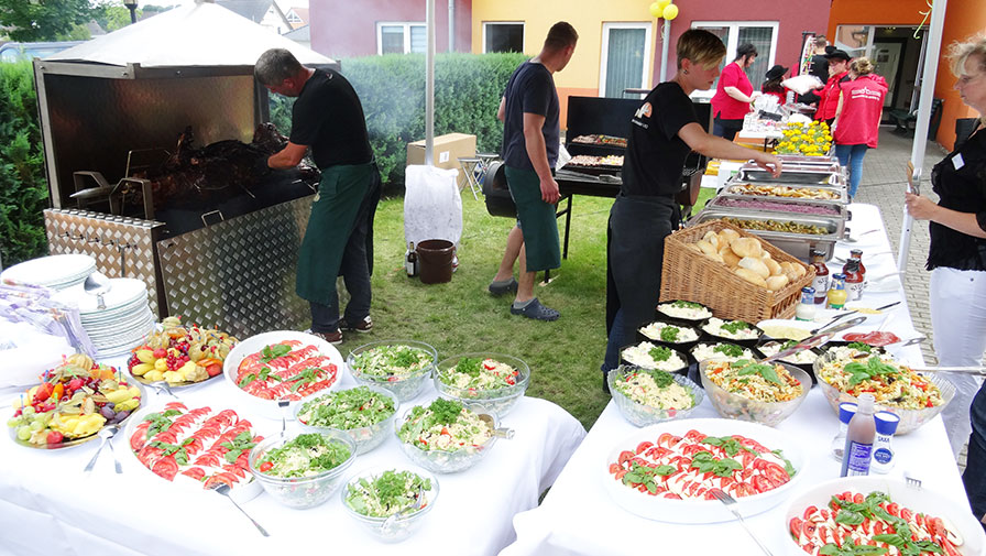 Sommer- und Jubiläumsfest Seniorenresidenz Eberswalde - umfangreiches Büffett