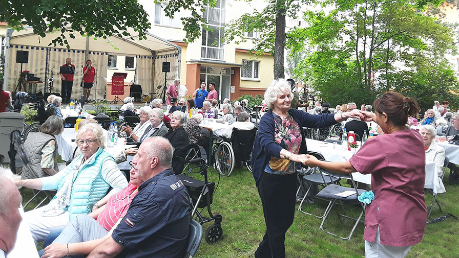 ProCurand feiert 150 Jahre Wilhelm-Stift und 10 Jahre ProCurand in Charlottenburg - großes Sommerfest
