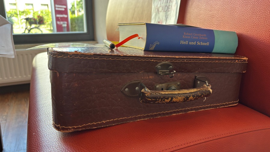 Close-up of a book and book case in the Bölschestraße senior citizens' residence