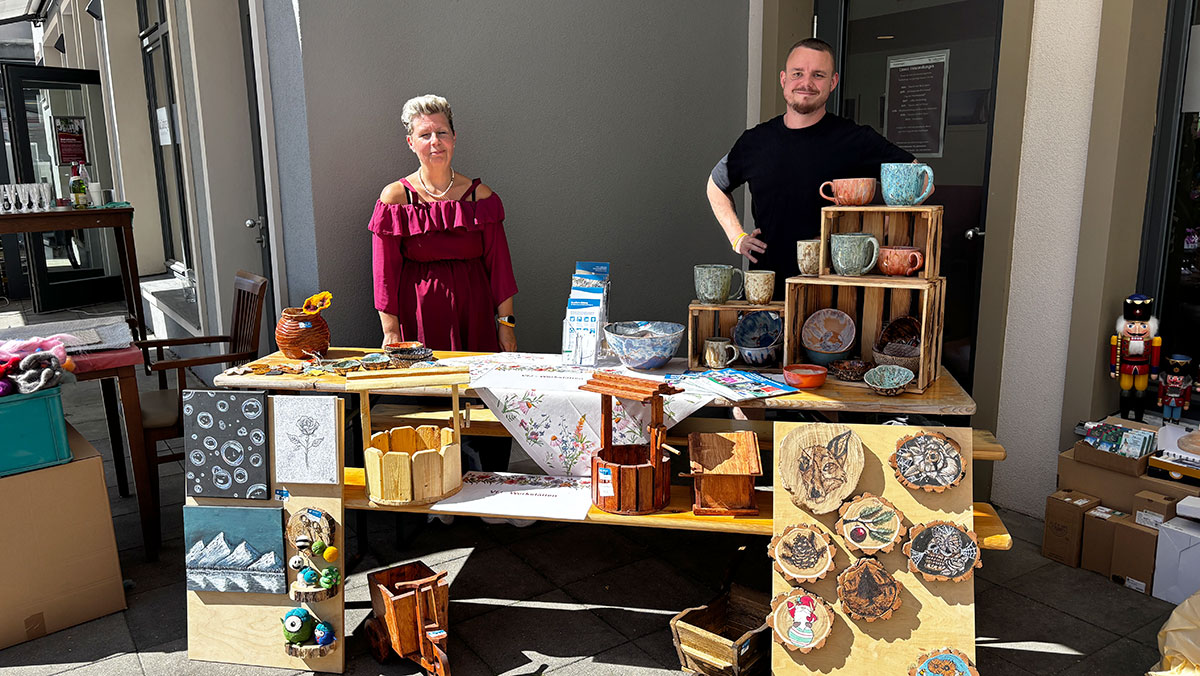 Stand eines Handwerksateliers auf dem Jahresfest der Seniorenresidenz Bölschestraße