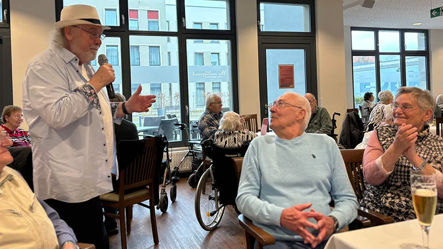 Dance tea in Bölschestraße