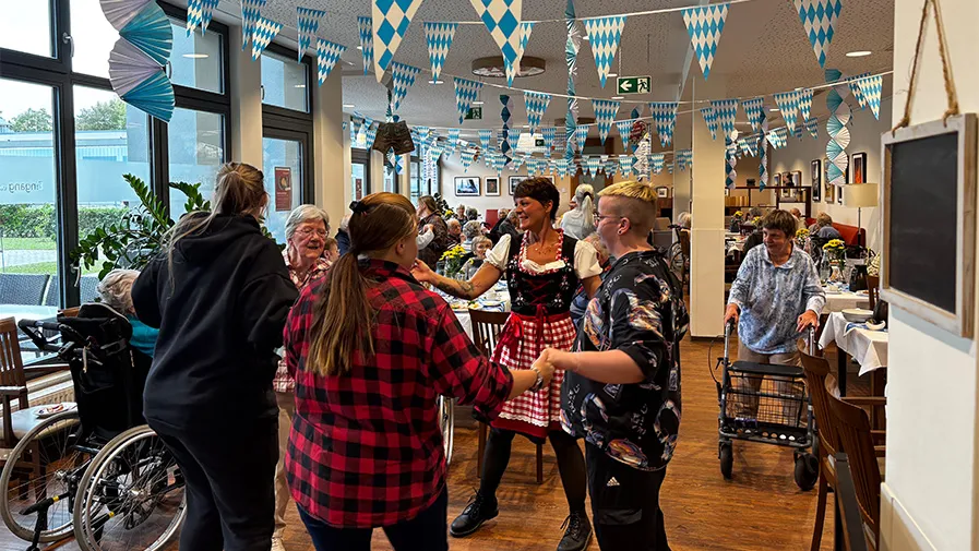 O'zapft is! in the Bölschestraße