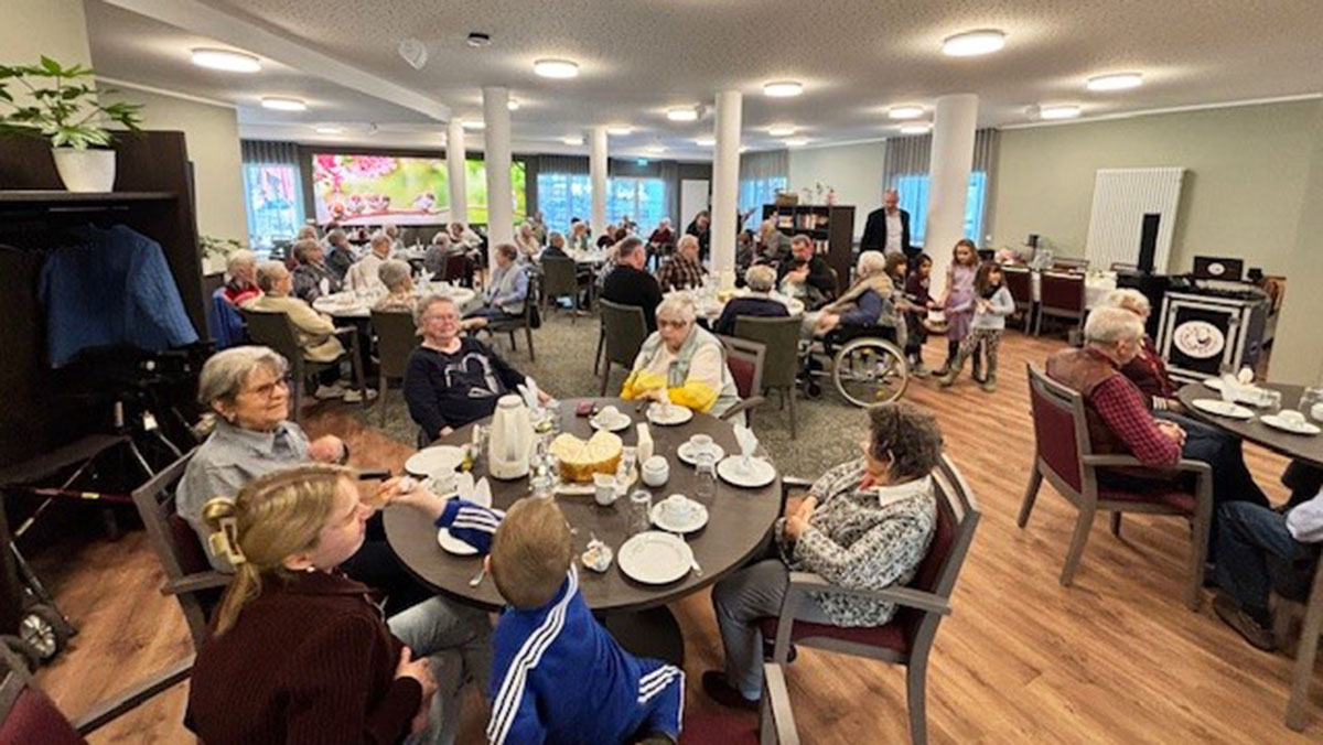 Seniors and nursery children at a joint Easter celebration in the Nordend residence