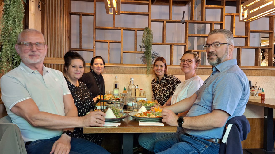 The way to a good collaboration is through the stomach!