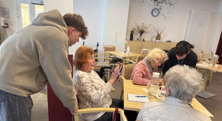 Smartphone training in Wriezener Straße